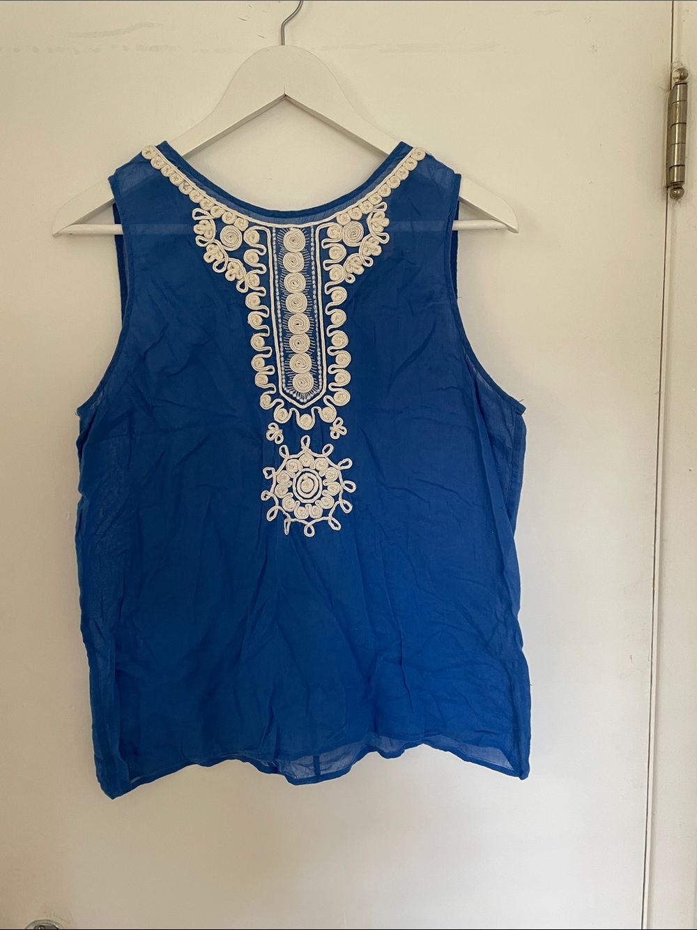 Banana Republic Blue Sleeveless Embroidered Women's Top